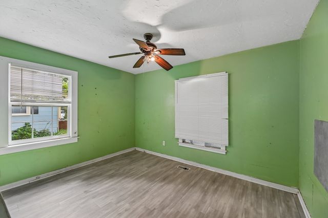 1610 Graybar Ln, Murfreesboro, TN 37129