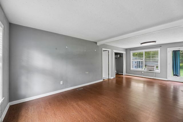 1610 Graybar Ln, Murfreesboro, TN 37129