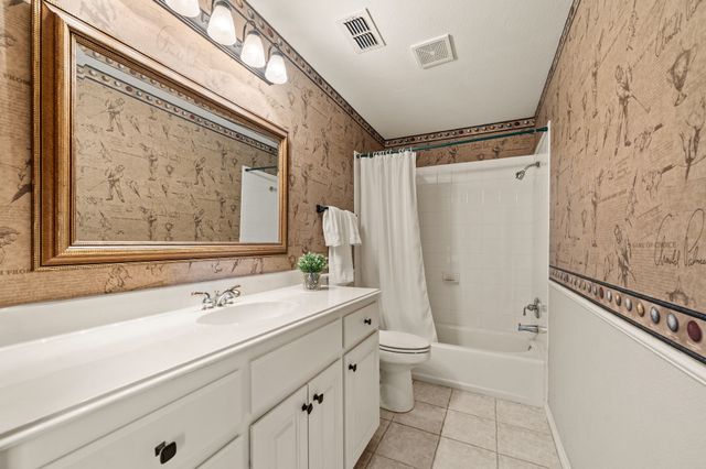 615 Runaway Bay Drive, Runaway Bay, TX 76426