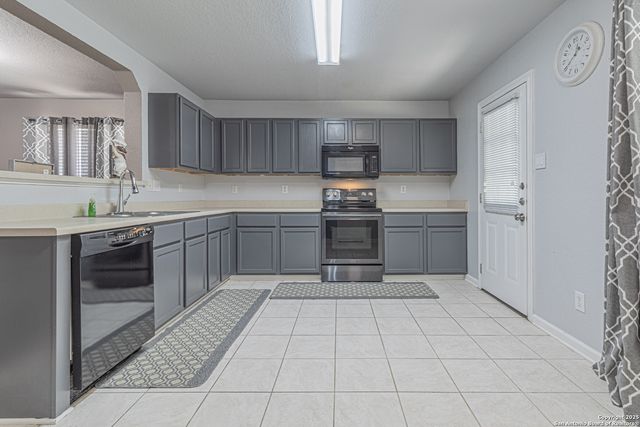 7911 Saratoga, Selma, TX 78154