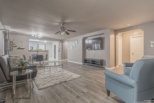 7911 Saratoga, Selma, TX 78154
