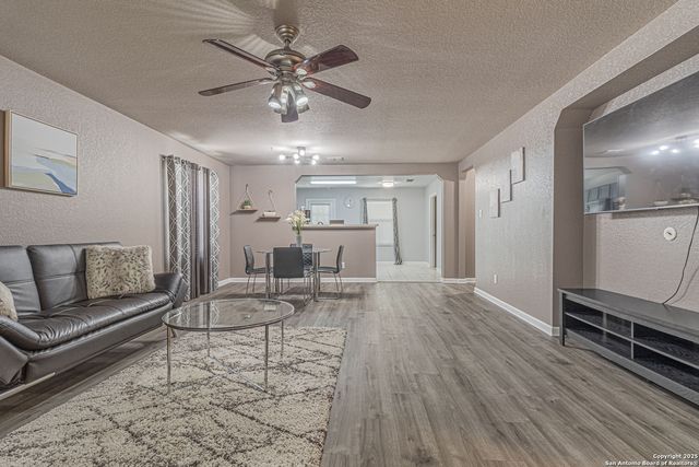 7911 Saratoga, Selma, TX 78154