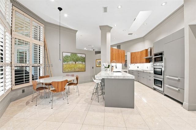 1028 Creekford Dr, Weston, FL 33326