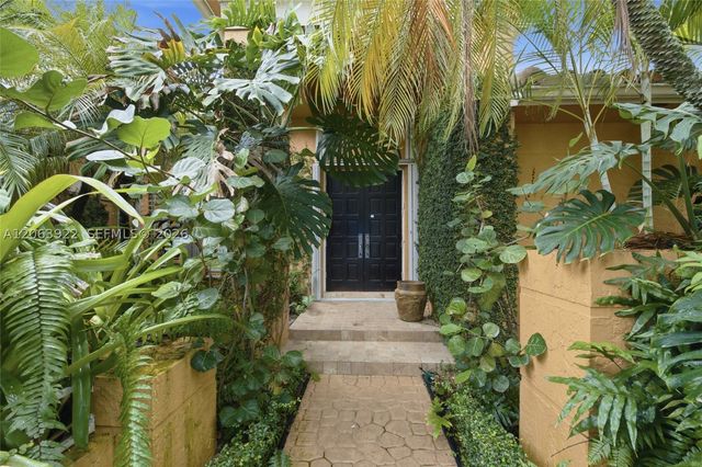 1028 Creekford Dr, Weston, FL 33326