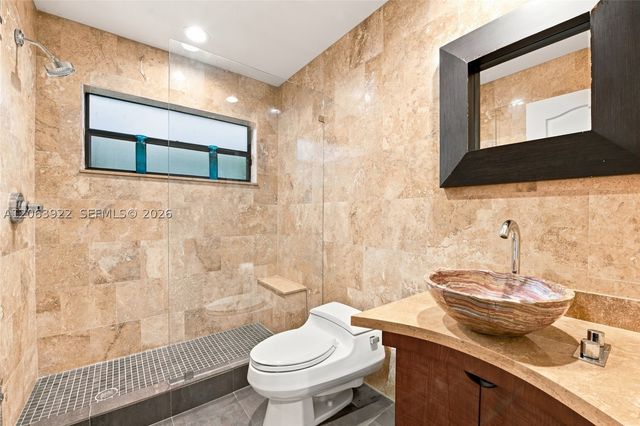 1028 Creekford Dr, Weston, FL 33326