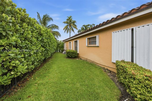 1028 Creekford Dr, Weston, FL 33326
