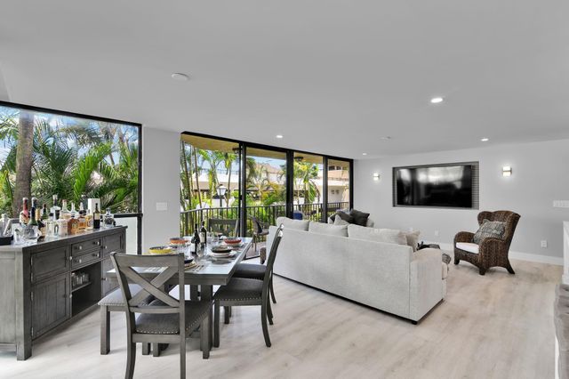 859 Jeffery St 202, Boca Raton, FL 33487