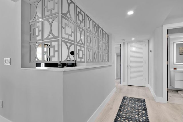 859 Jeffery St 202, Boca Raton, FL 33487