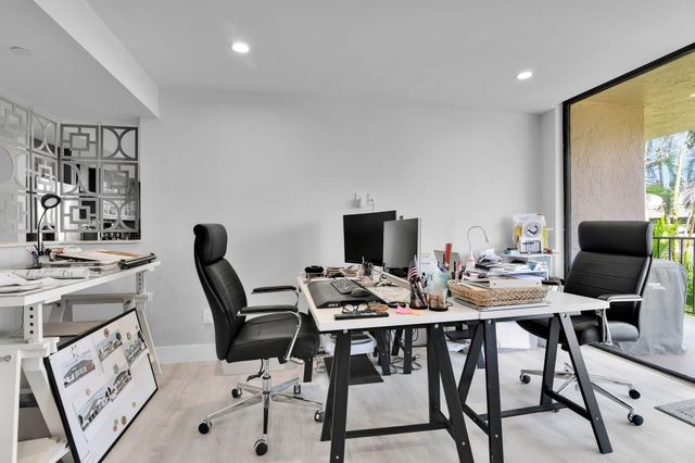 859 Jeffery St 202, Boca Raton, FL 33487