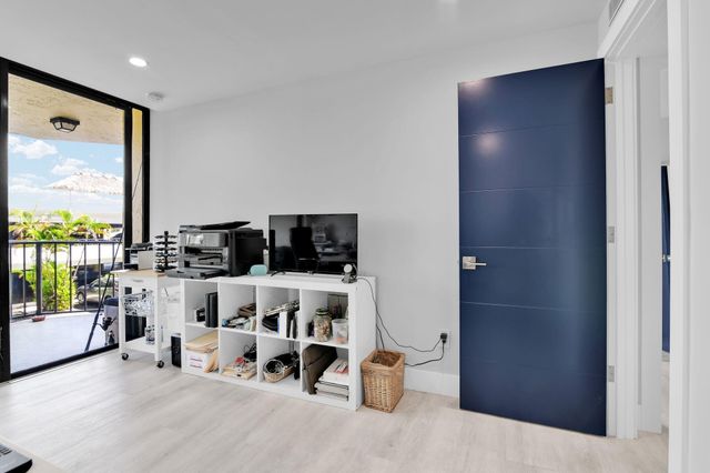 859 Jeffery St 202, Boca Raton, FL 33487