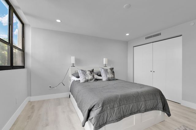 859 Jeffery St 202, Boca Raton, FL 33487