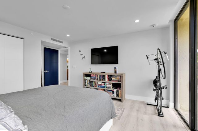 859 Jeffery St 202, Boca Raton, FL 33487