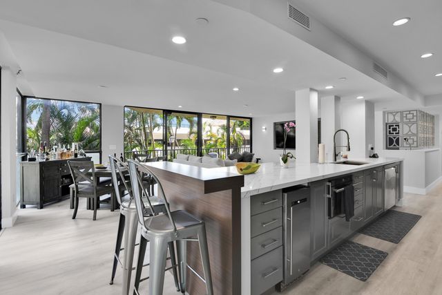 859 Jeffery St 202, Boca Raton, FL 33487