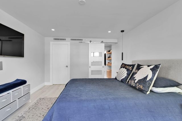 859 Jeffery St 202, Boca Raton, FL 33487