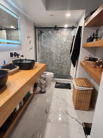 859 Jeffery St 202, Boca Raton, FL 33487