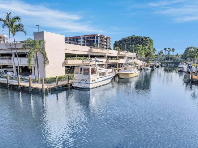 859 Jeffery St 202, Boca Raton, FL 33487