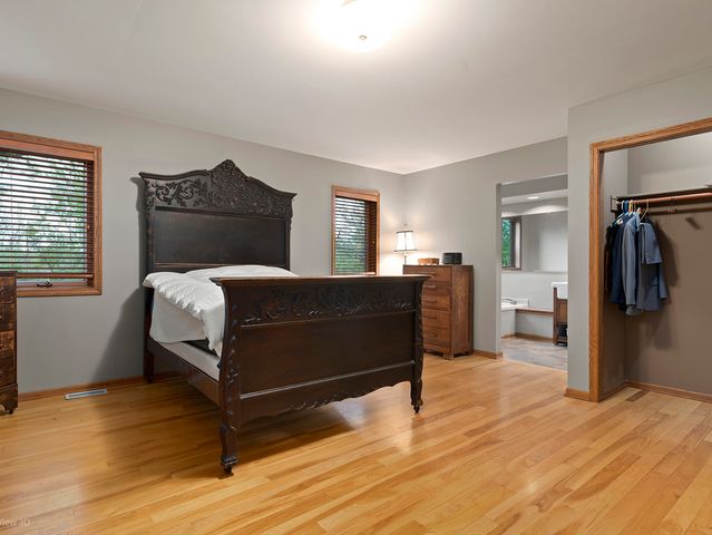 904 Glen Oak Drive, Sleepy Hollow, IL 60118