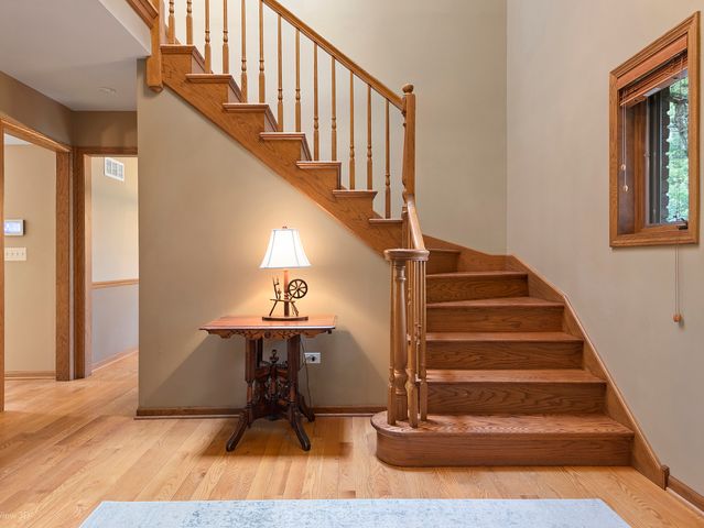 904 Glen Oak Drive, Sleepy Hollow, IL 60118