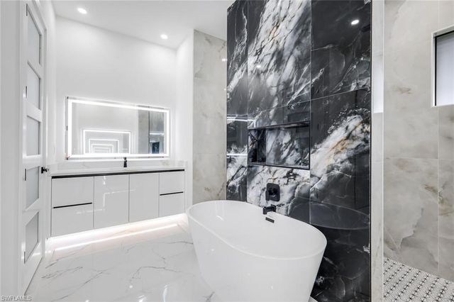 126 NW 25th ST, Cape Coral, FL 33993