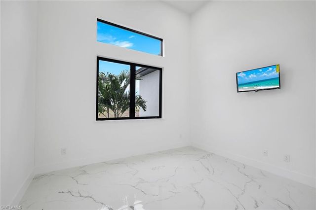 126 NW 25th ST, Cape Coral, FL 33993