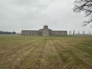 70031 S Lakeview Road, Sturgis, MI 49091