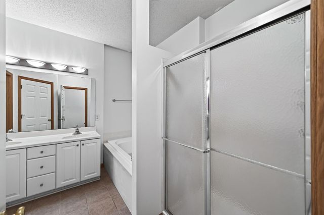 3896 Darling Drive, Woodbury, MN 55125