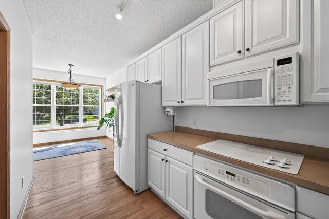 3896 Darling Drive, Woodbury, MN 55125