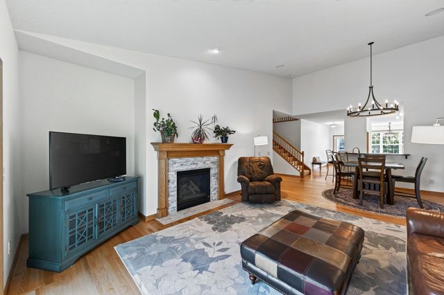 3896 Darling Drive, Woodbury, MN 55125