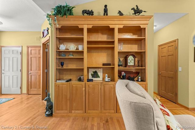 6858 Yorktown Place, Temperance, MI 48182