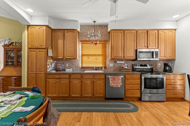 6858 Yorktown Place, Temperance, MI 48182