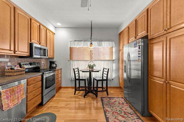 6858 Yorktown Place, Temperance, MI 48182