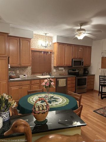 6858 Yorktown Place, Temperance, MI 48182