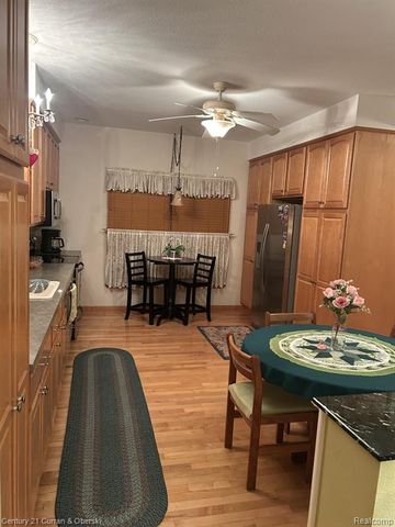 6858 Yorktown Place, Temperance, MI 48182