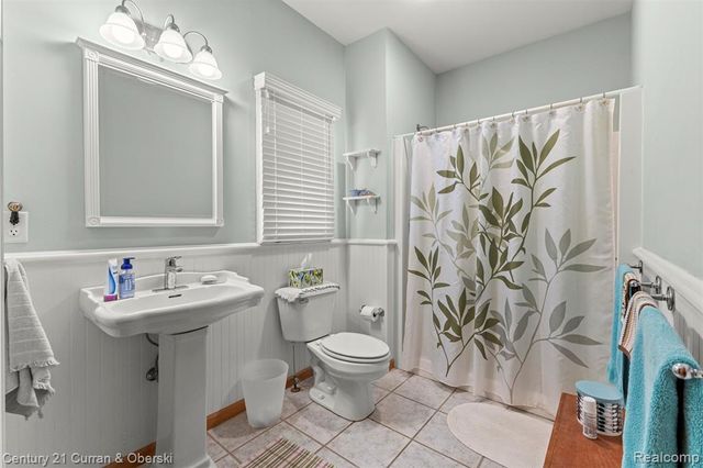 6858 Yorktown Place, Temperance, MI 48182