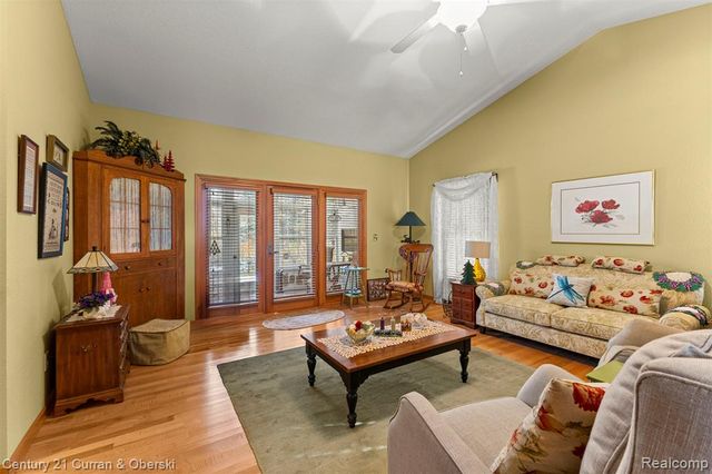 6858 Yorktown Place, Temperance, MI 48182