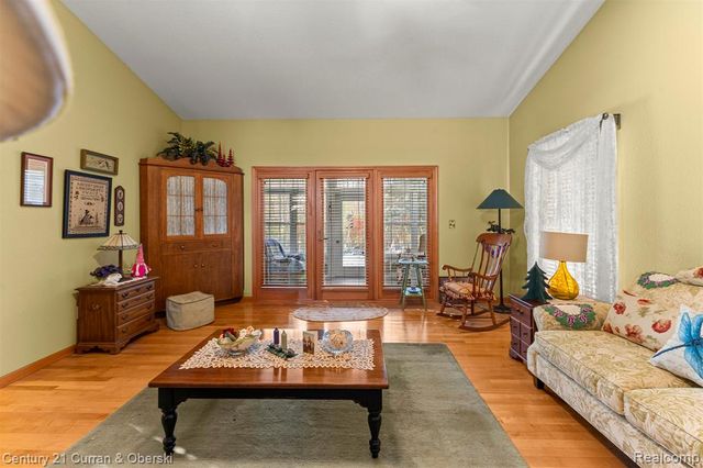 6858 Yorktown Place, Temperance, MI 48182