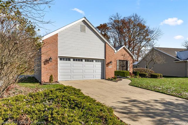 6858 Yorktown Place, Temperance, MI 48182