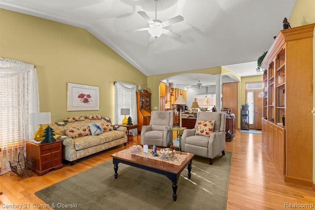 6858 Yorktown Place, Temperance, MI 48182