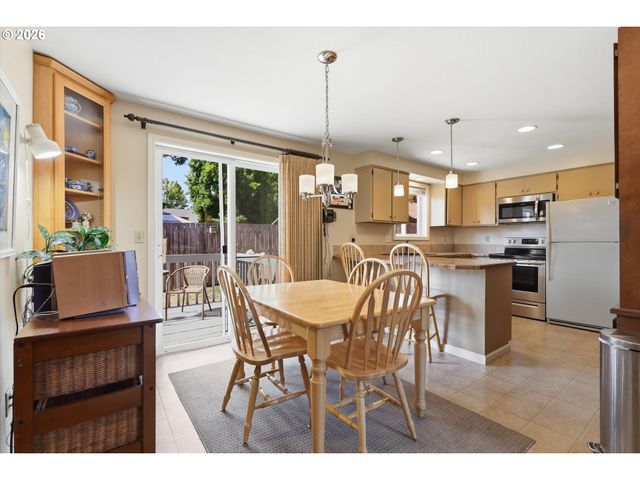 1135 Sw FELLOWS St, Mc Minnville, OR 97128