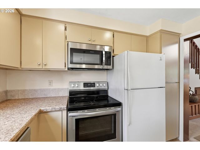 1135 Sw FELLOWS St, Mc Minnville, OR 97128