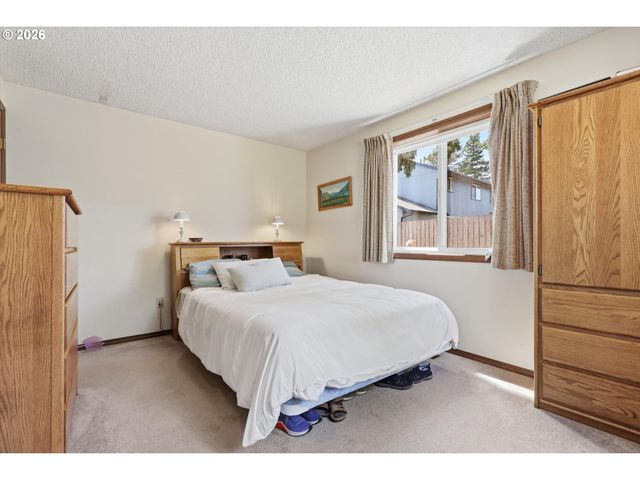 1135 Sw FELLOWS St, Mc Minnville, OR 97128