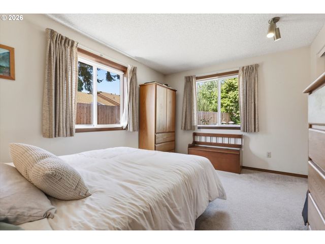 1135 Sw FELLOWS St, Mc Minnville, OR 97128