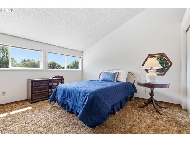 1135 Sw FELLOWS St, Mc Minnville, OR 97128