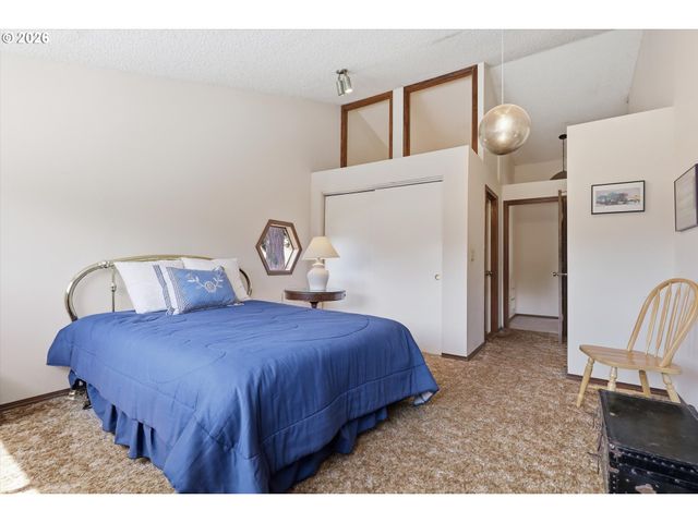 1135 Sw FELLOWS St, Mc Minnville, OR 97128
