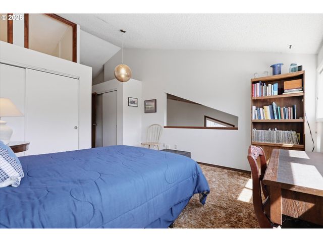 1135 Sw FELLOWS St, Mc Minnville, OR 97128