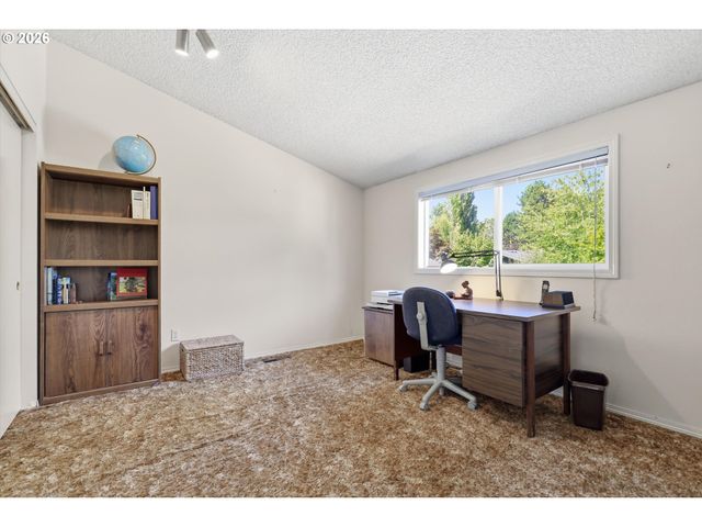 1135 Sw FELLOWS St, Mc Minnville, OR 97128