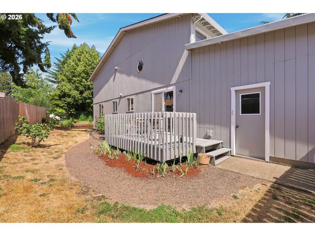 1135 Sw FELLOWS St, Mc Minnville, OR 97128