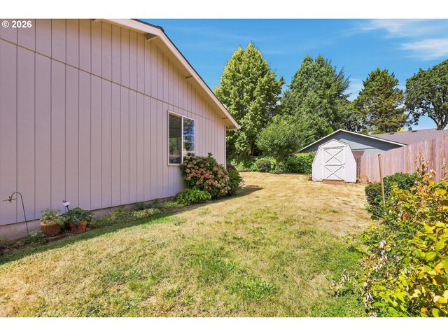 1135 Sw FELLOWS St, Mc Minnville, OR 97128
