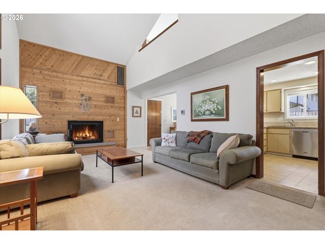 1135 Sw FELLOWS St, Mc Minnville, OR 97128