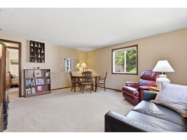 1135 Sw FELLOWS St, Mc Minnville, OR 97128